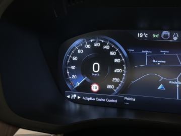 Volvo XC60 B4 MOMENTUM PRO AWD BLIS ACC BLIS CZ 1.MAJ. DPH_41