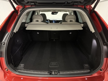 Volvo XC60 B4 MOMENTUM PRO AWD BLIS ACC BLIS CZ 1.MAJ. DPH_41