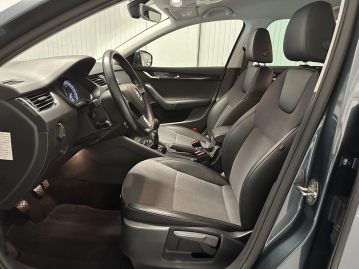 Škoda Octavia 3 STYLE 1.6 TDI ACC LED BLIND POLOKŮŽE CZ_43