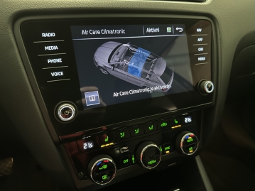 Škoda Octavia 3 STYLE 1.6 TDI ACC LED BLIND POLOKŮŽE CZ_43