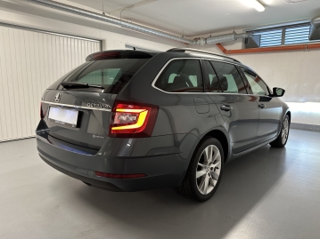 Škoda Octavia 3 STYLE 1.6 TDI ACC LED BLIND POLOKŮŽE CZ_43