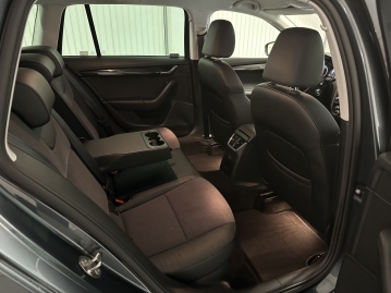 Škoda Octavia 3 STYLE 1.6 TDI ACC LED BLIND POLOKŮŽE CZ_43