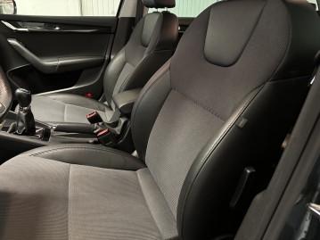 Škoda Octavia 3 STYLE 1.6 TDI ACC LED BLIND POLOKŮŽE CZ_43