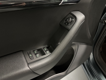Škoda Octavia 3 STYLE 1.6 TDI ACC LED BLIND POLOKŮŽE CZ_43