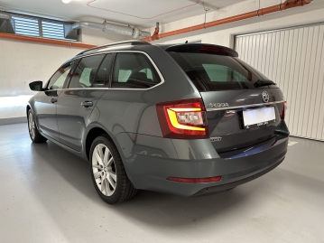 Škoda Octavia 3 STYLE 1.6 TDI ACC LED BLIND POLOKŮŽE CZ_43