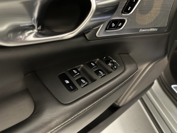 Volvo V90 D5 173kW INSCRIPTION AWD HUD BOWERS & WILKINS MASÁŽ PANORAMA_56