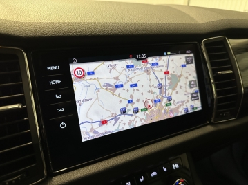 Škoda Karoq STYLE 2.0TDI 140kW STYLE 4x4 DSG K360 PANO ACC SIDE_66
