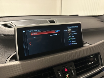 BMW X2 20d M-PAKET xDrive LED PANORAMA HUD HARMAN/KARDON KŮŽE_69