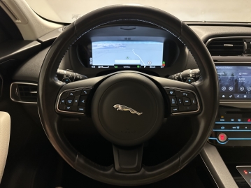 Jaguar F-Pace 30d 221kW AWD PANORAMA ACC LED VIRTUÁL TAŽNÉ_74
