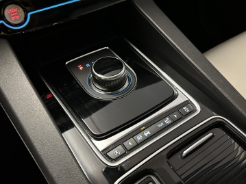 Jaguar F-Pace 30d 221kW AWD PANORAMA ACC LED VIRTUÁL TAŽNÉ_74