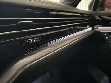 Volkswagen Touareg 3.0 TSI 250kW R-LINE 4MOTION HUD PANO LED WEBASTO_76