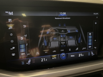 Volkswagen Touareg 3.0 TSI 250kW R-LINE 4MOTION HUD PANO LED WEBASTO_76