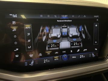 Volkswagen Touareg 3.0 TSI 250kW R-LINE 4MOTION HUD PANO LED WEBASTO_76