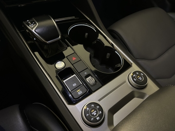 Volkswagen Touareg 3.0 TSI 250kW R-LINE 4MOTION HUD PANO LED WEBASTO_76
