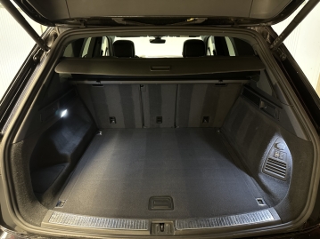 Volkswagen Touareg 3.0 TSI 250kW R-LINE 4MOTION HUD PANO LED WEBASTO_76