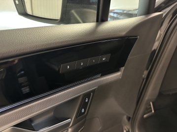 Volkswagen Touareg 3.0 TSI 250kW R-LINE 4MOTION HUD PANO LED WEBASTO_76
