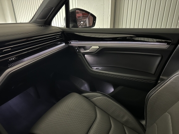 Volkswagen Touareg 3.0 TSI 250kW R-LINE 4MOTION HUD PANO LED WEBASTO_76